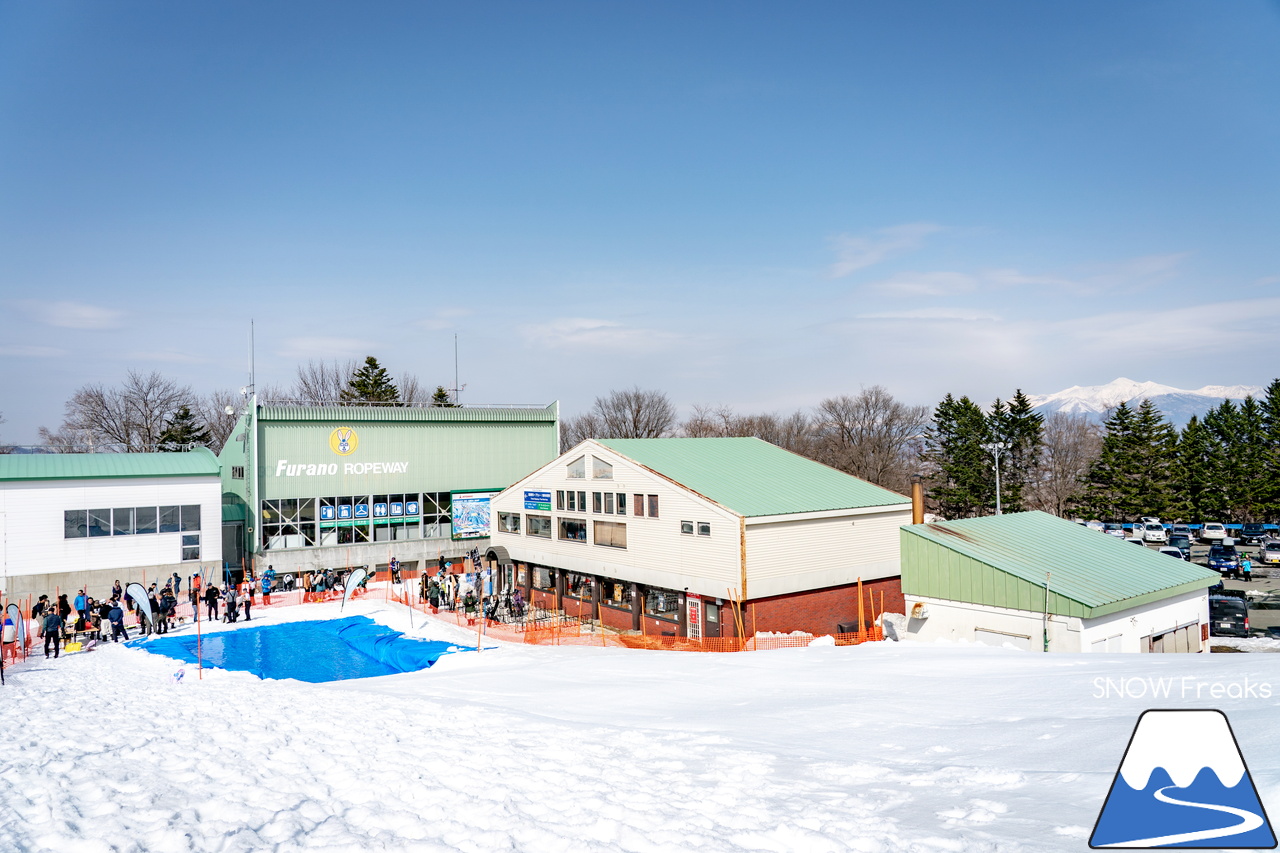 富良野スキー場｜今回は例年以上にドボン連発？！第12回『春スキー池渡り大会』開催～(^_-)-☆